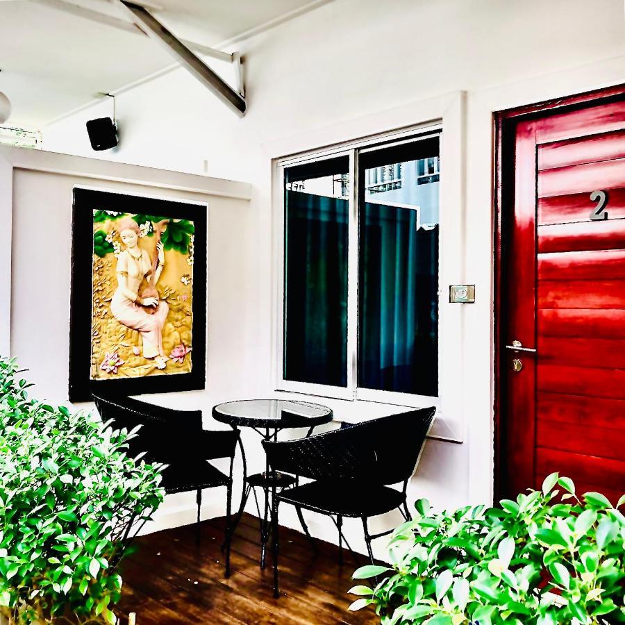 Koh Larn White House Hotel Eksteriør billede