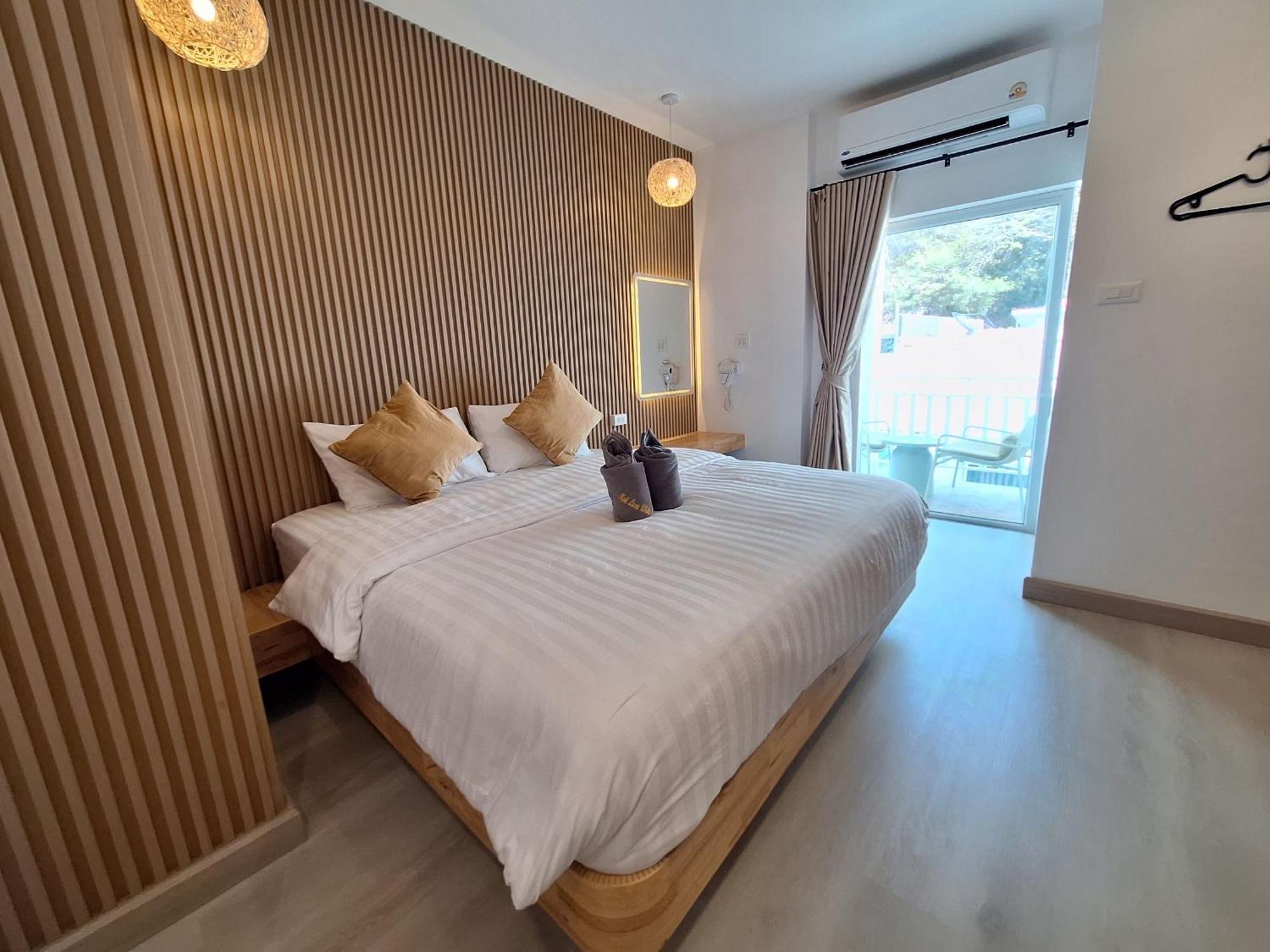 Koh Larn White House Hotel Eksteriør billede